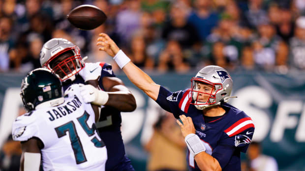 Patriots - Mac Jones Eagles